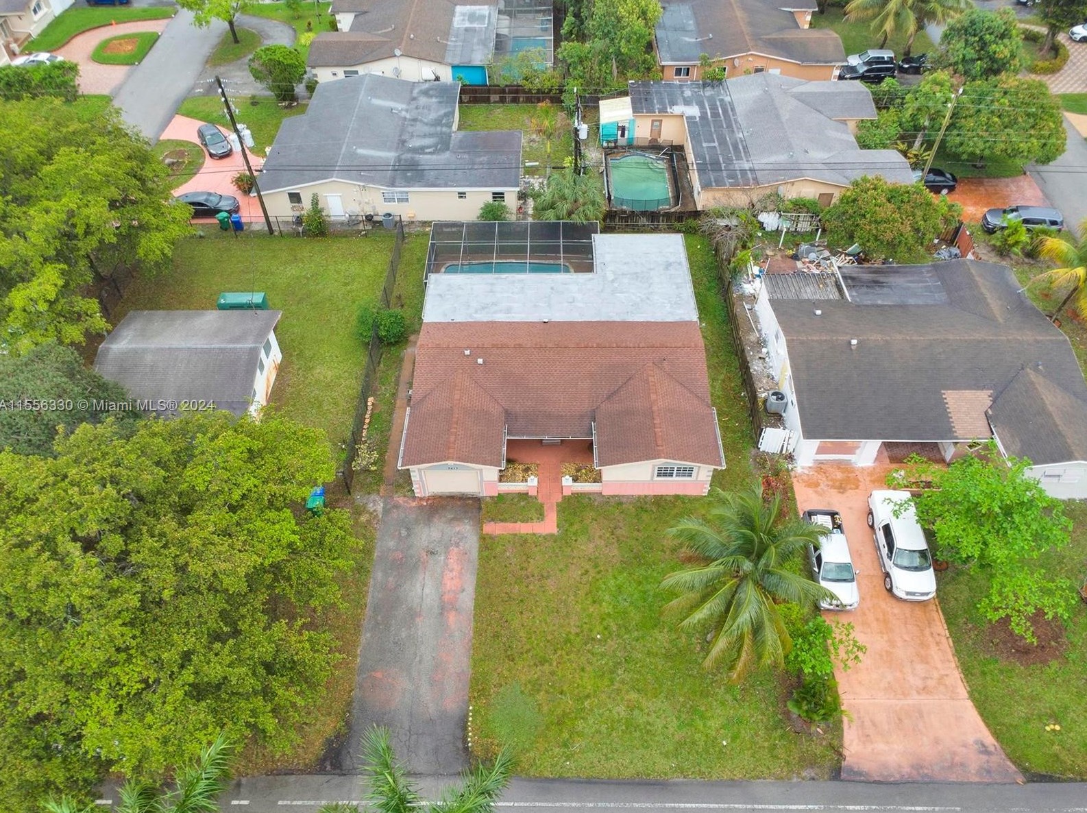 3417 Is Dr, Hollywood FL 33023-6423 exterior