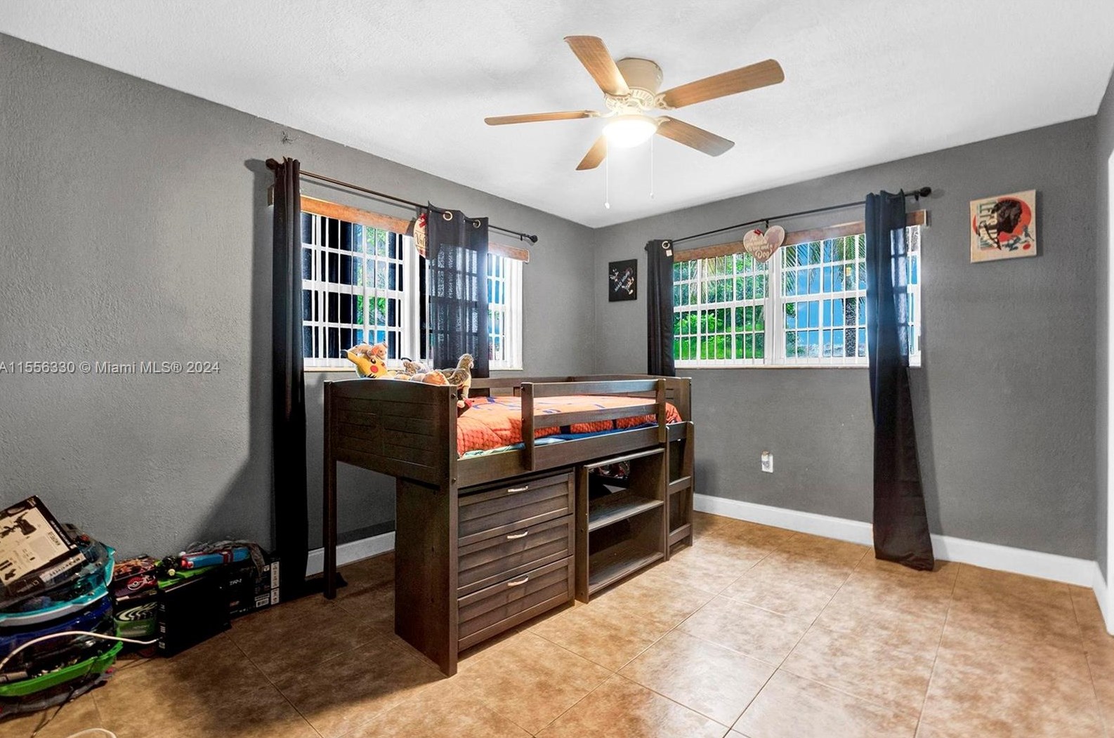 3417 Is Dr, Hollywood FL 33023-6423 exterior