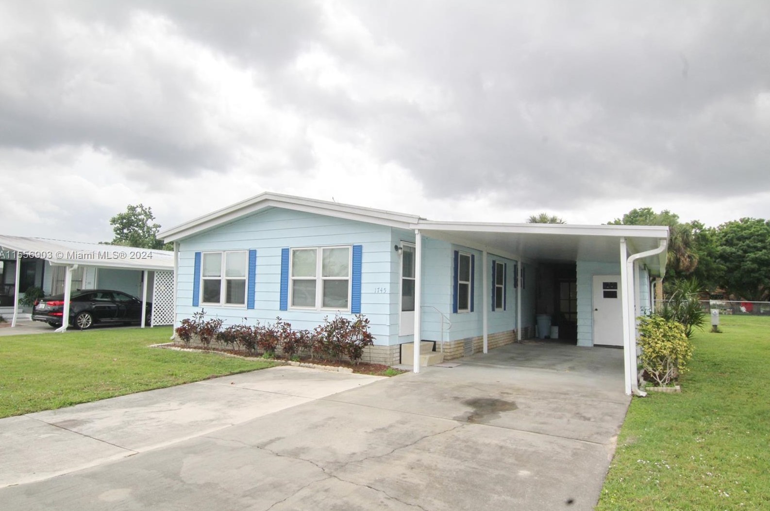 1745 35th Cir, Okeechobee FL  34974-6083 exterior
