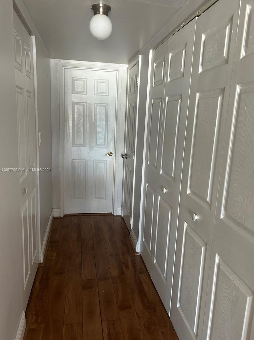 6770 Indian Creek Dr, Miami Beach FL  33141-5702 exterior