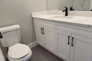 5401 Collins Ave, Miami Beach, FL 33140 - Photo 21