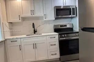 5401 Collins Ave, Miami Beach, FL 33140 - Photo 27