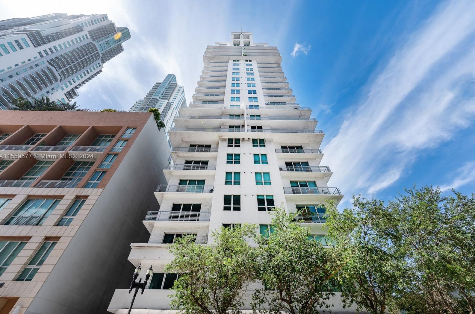 234 3rd St, Miami FL  33132-2215 exterior