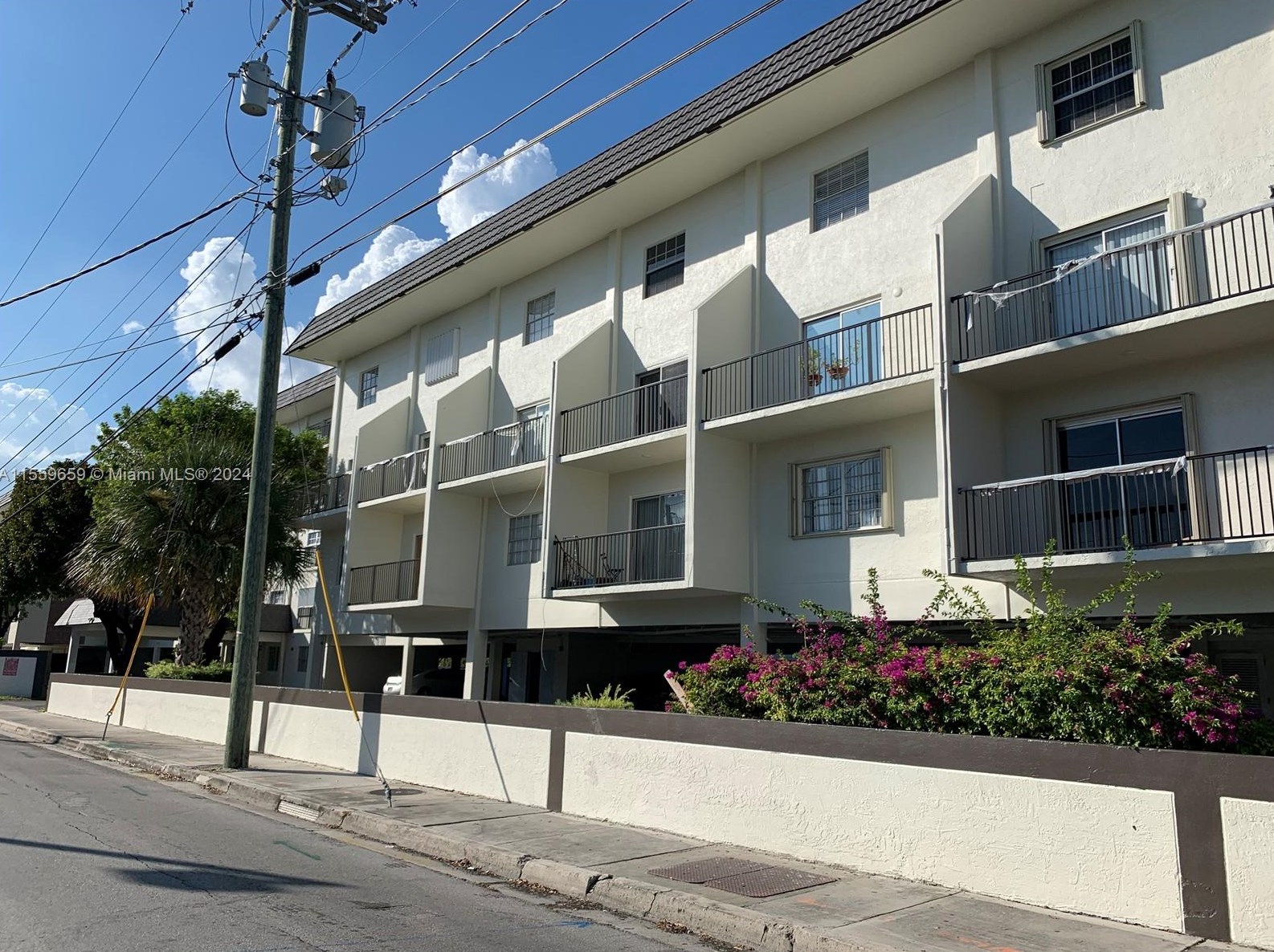 5731 37th St, Miami FL 33166-5786 exterior