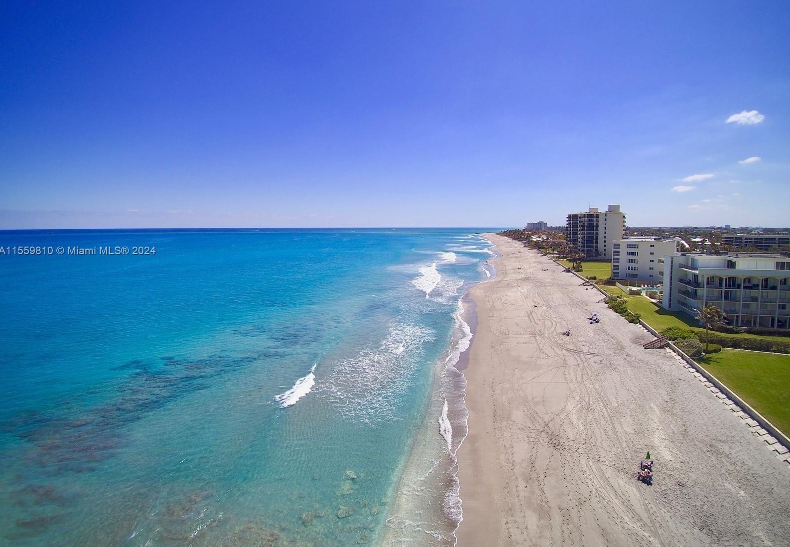 200 Beach Rd, Jupiter FL  33469-2841 exterior