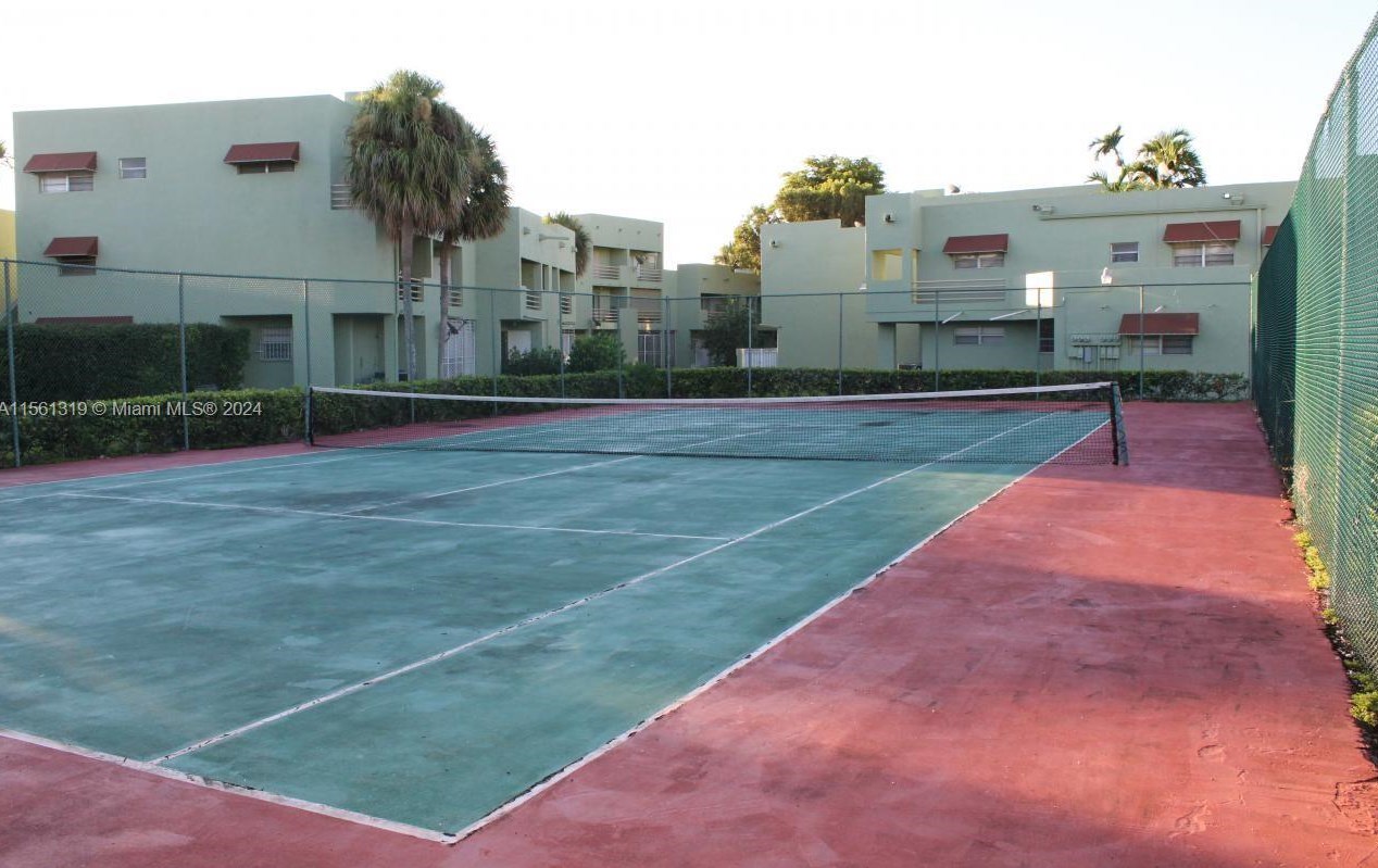 11103 7th St, Miami FL  33172-3668 exterior