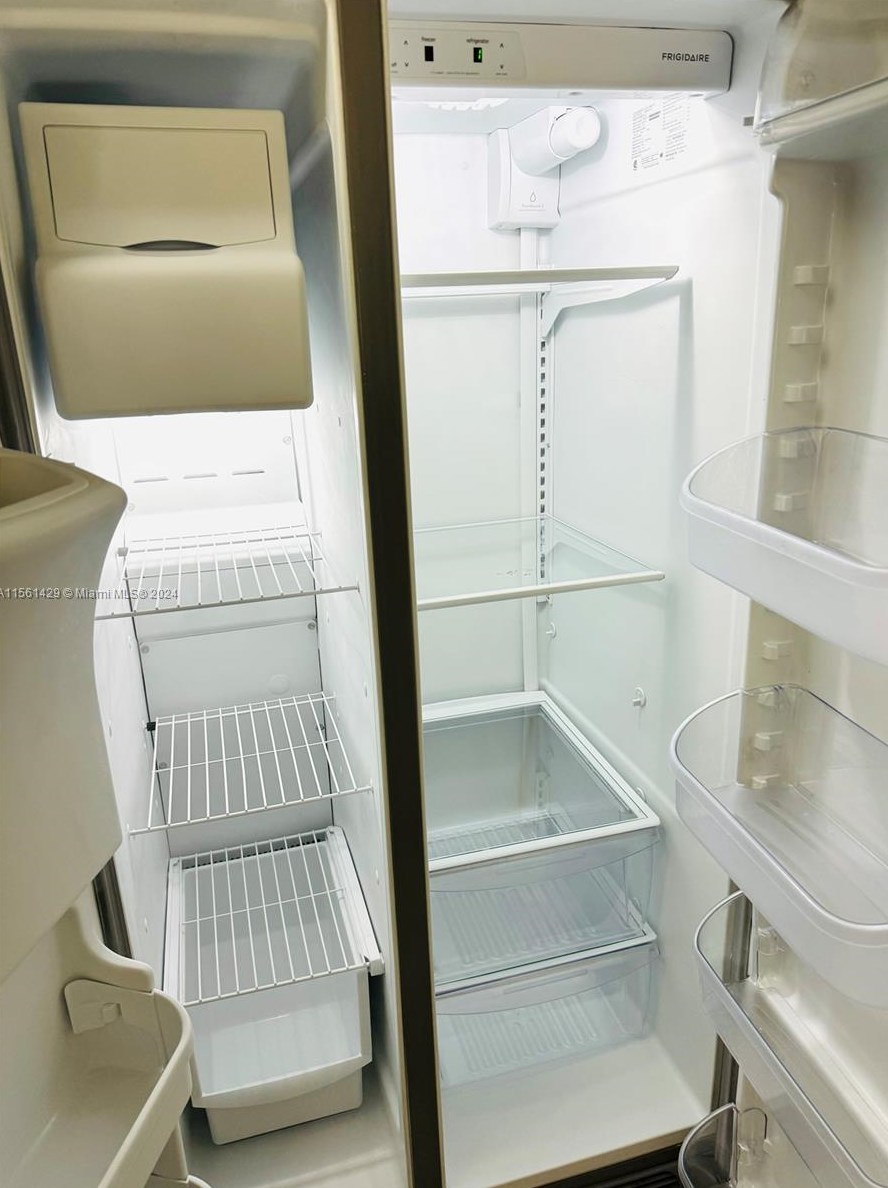 520 Park Rd, Hollywood FL 33021-8352 exterior