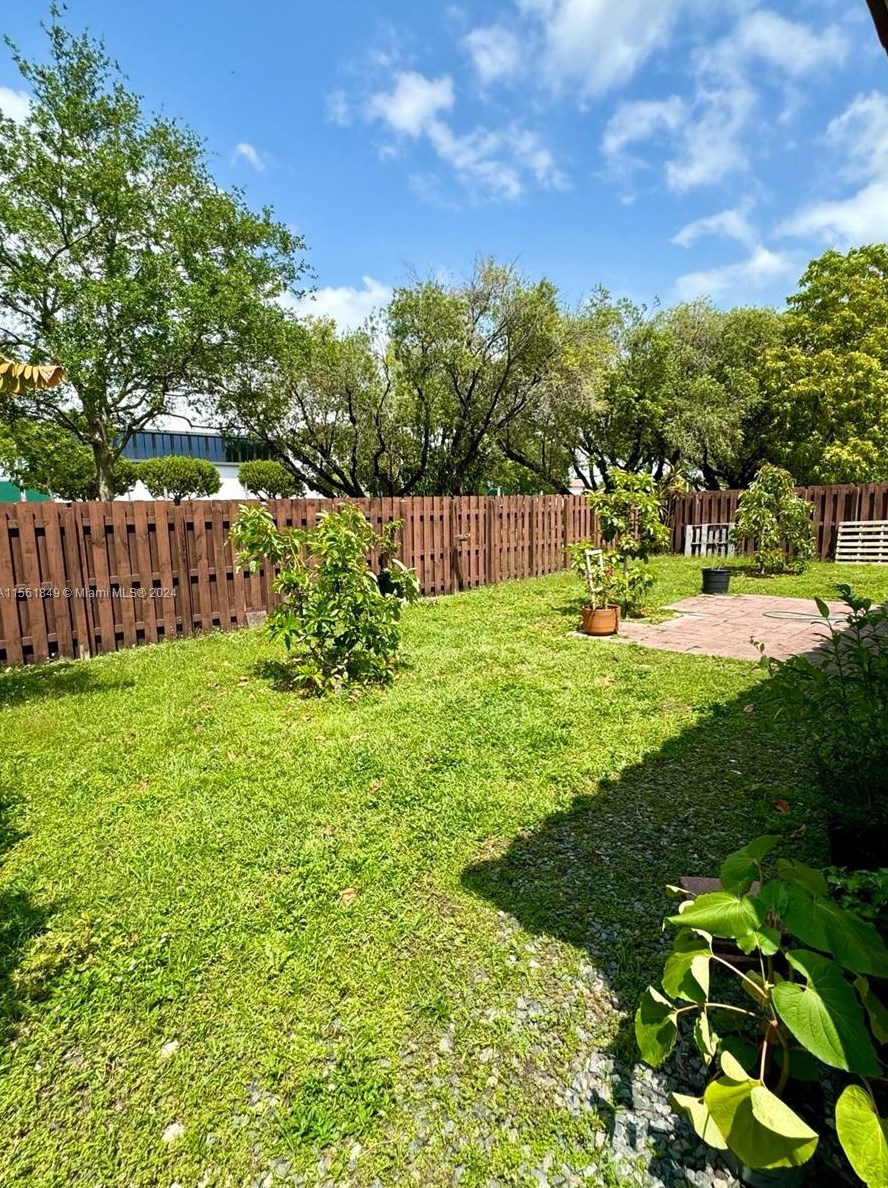 14911 42 Ter, Miami FL 33185-3825 exterior