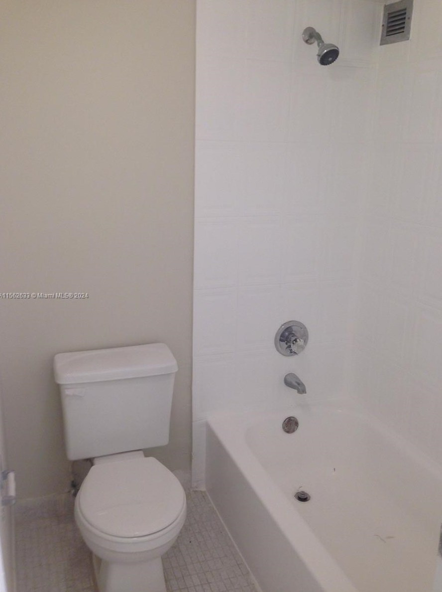 16909 Bay Rd, Miami FL 33160-4254 exterior