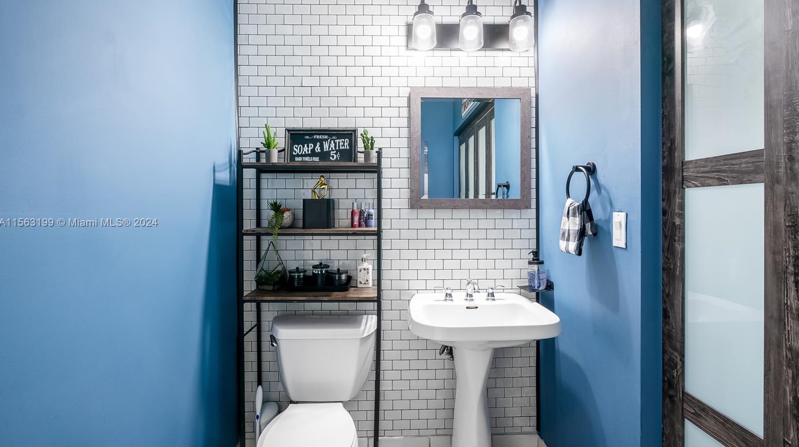 11272 Roundelay Rd, Hollywood FL  33026-1351 exterior