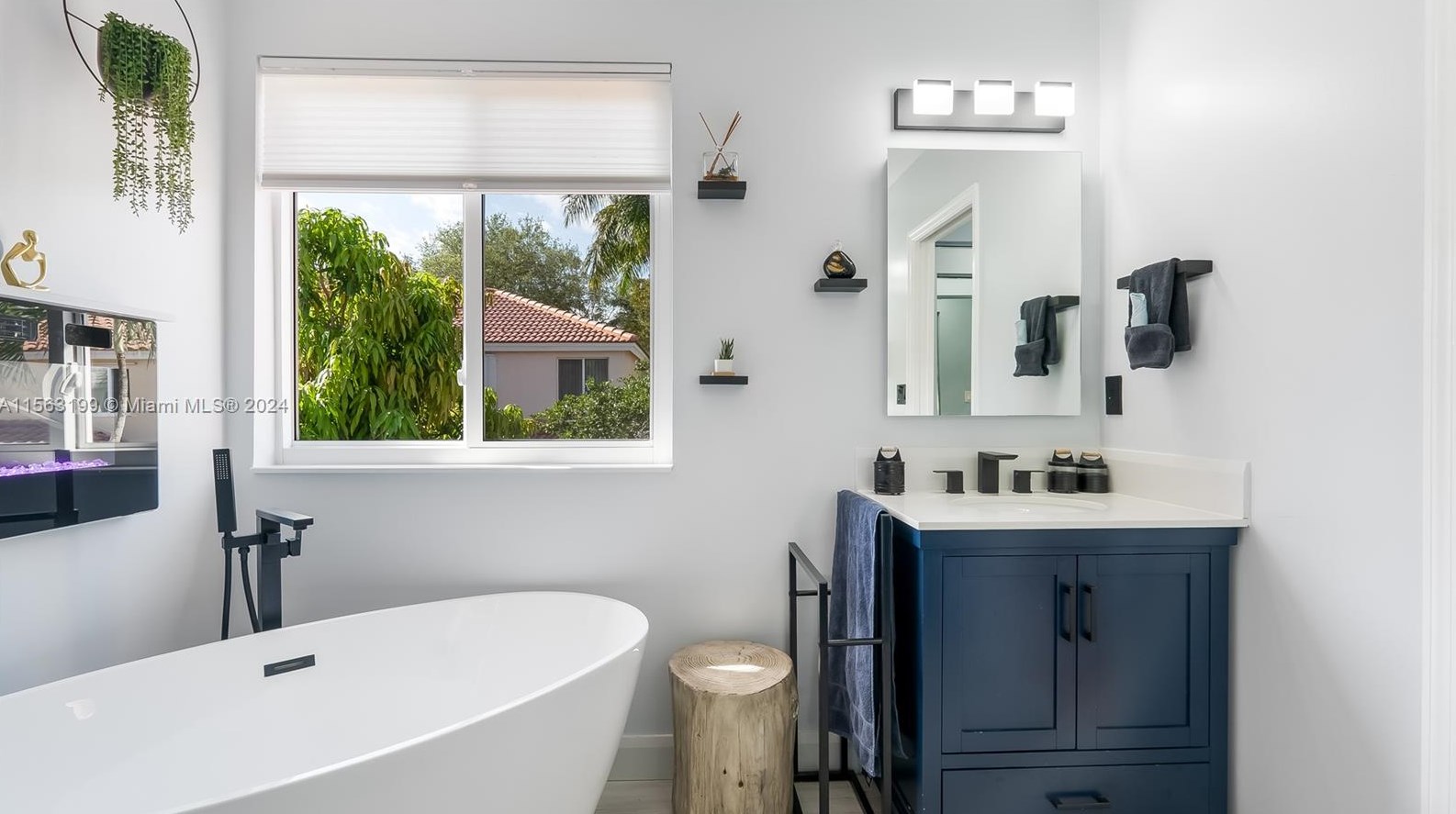 11272 Roundelay Rd, Hollywood FL  33026-1351 exterior