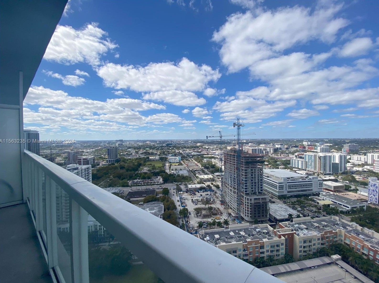 1900 Bayshore Dr, Miami FL  33133-3217 exterior