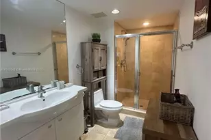 [Address not provided], Hallandale Beach, FL 33009 - Photo 9