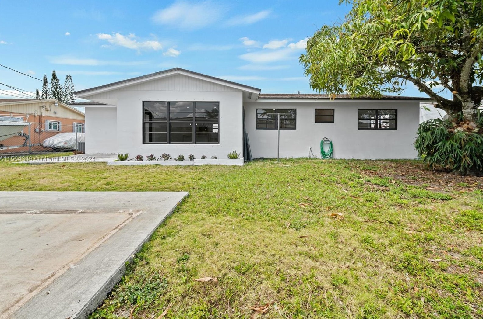 12040 171st Ter, Miami FL  33177-2167 exterior