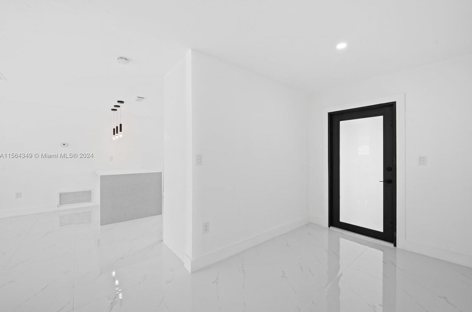 12040 171st Ter, Miami FL  33177-2167 exterior