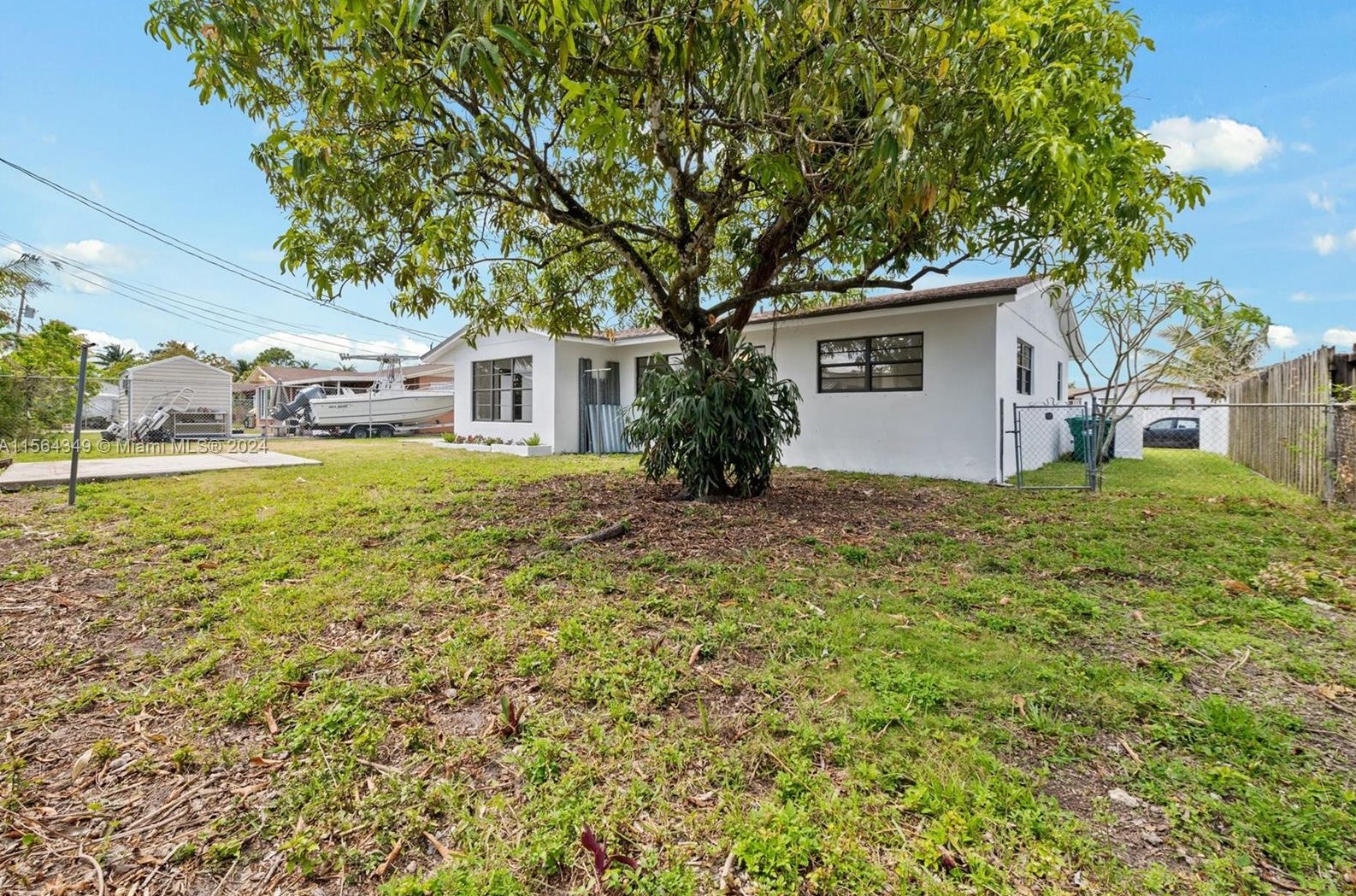 12040 171st Ter, Miami FL  33177-2167 exterior