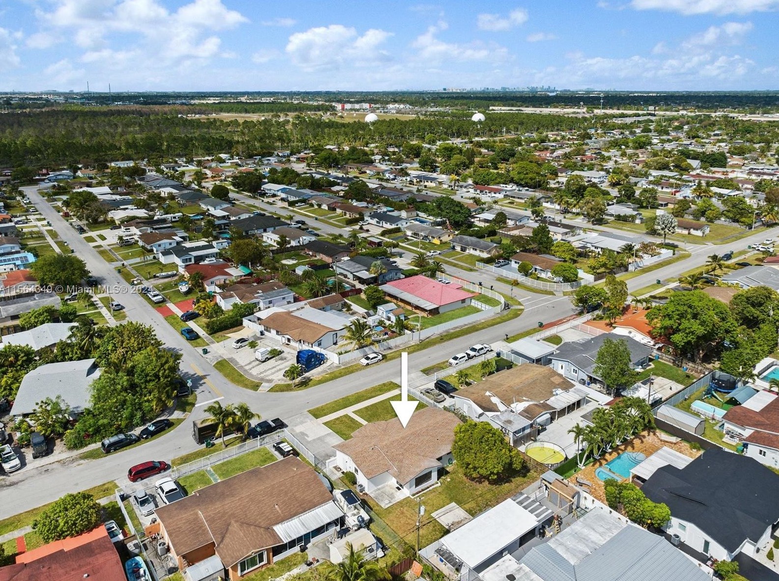 12040 171st Ter, Miami FL  33177-2167 exterior