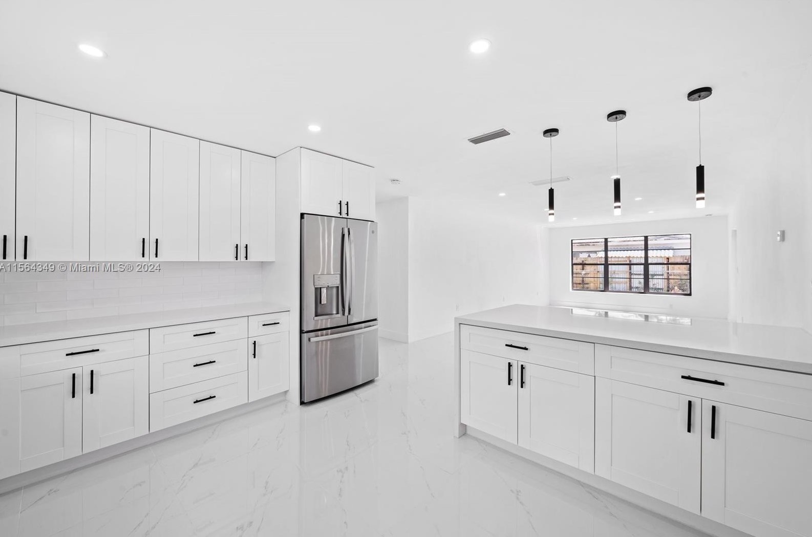 12040 171st Ter, Miami FL  33177-2167 exterior