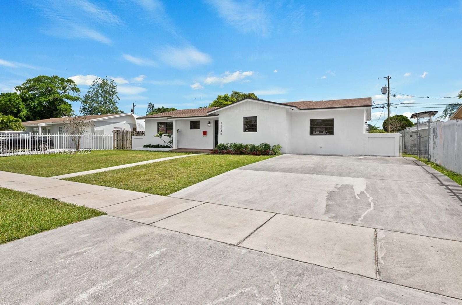 12040 171st Ter, Miami FL  33177-2167 exterior