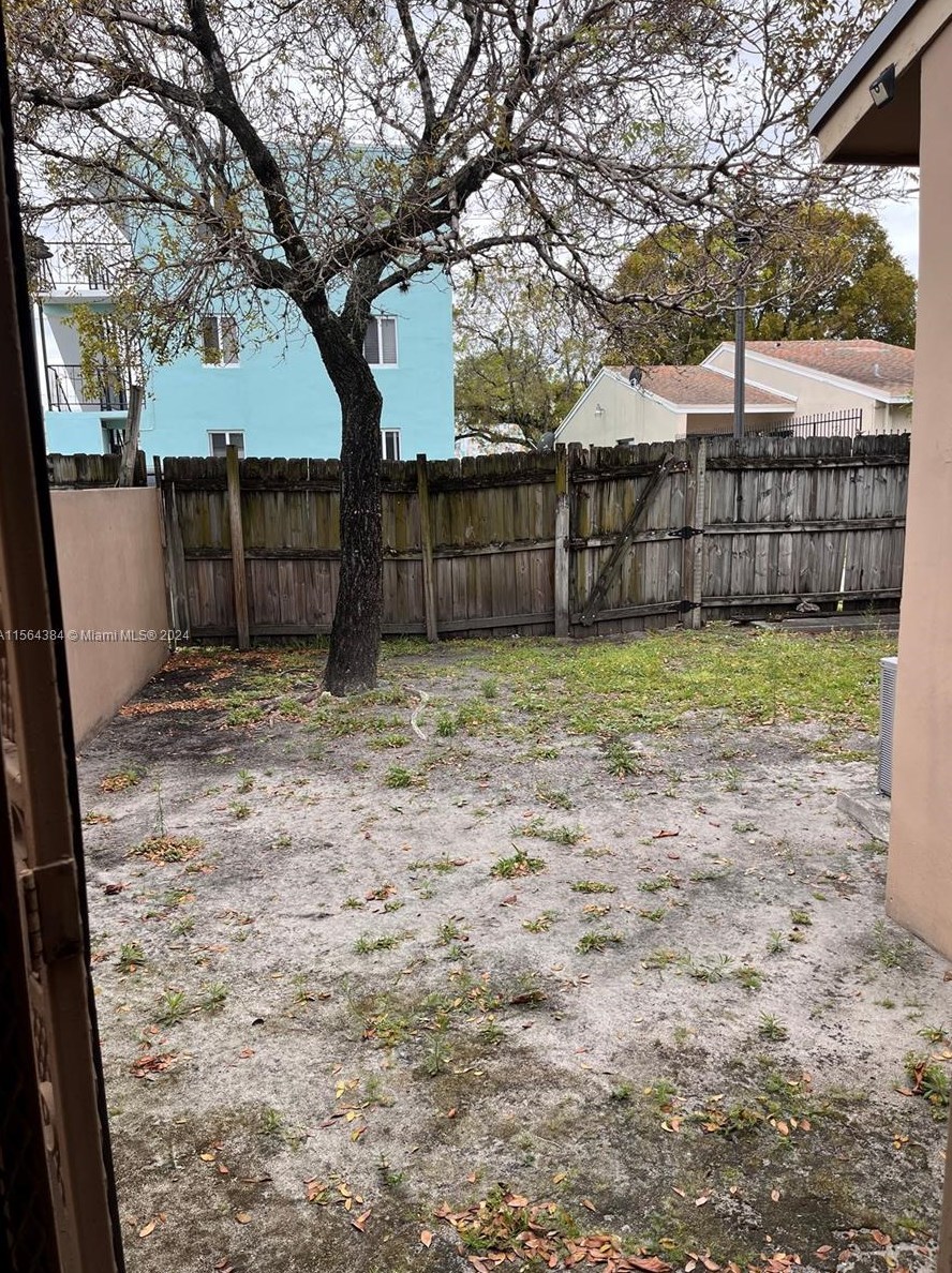 1806 1st Ave, Miami FL  33129-1177 exterior