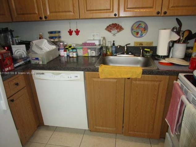 5177 Rose Hill Dr, Boynton Beach FL  33437-1307 exterior