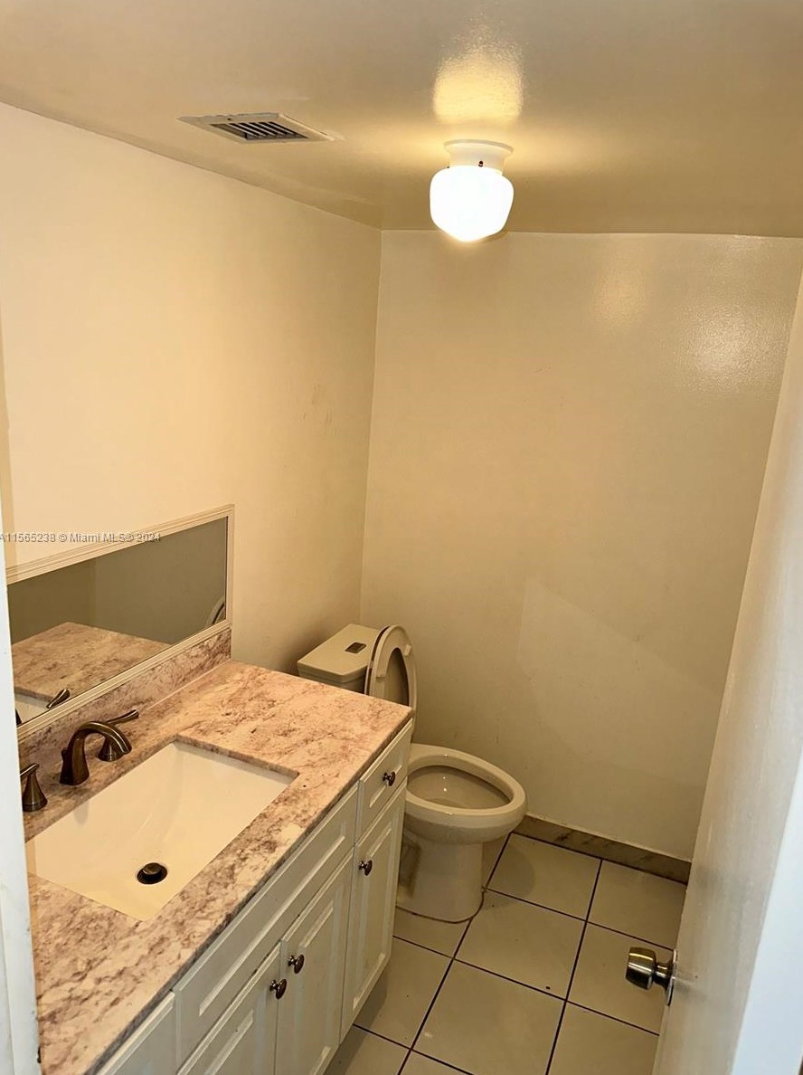 13499 Biscayne Blvd, Miami FL 33181-2026 exterior