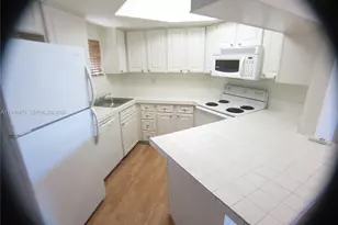 8363 Lake Dr, Doral, FL 33166 - Photo 11