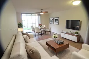 8363 Lake Dr, Doral, FL 33166 - Photo 5