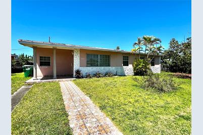 11465 SW 50th Ter - Photo 1