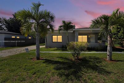 2320 NW 95th St - Photo 1