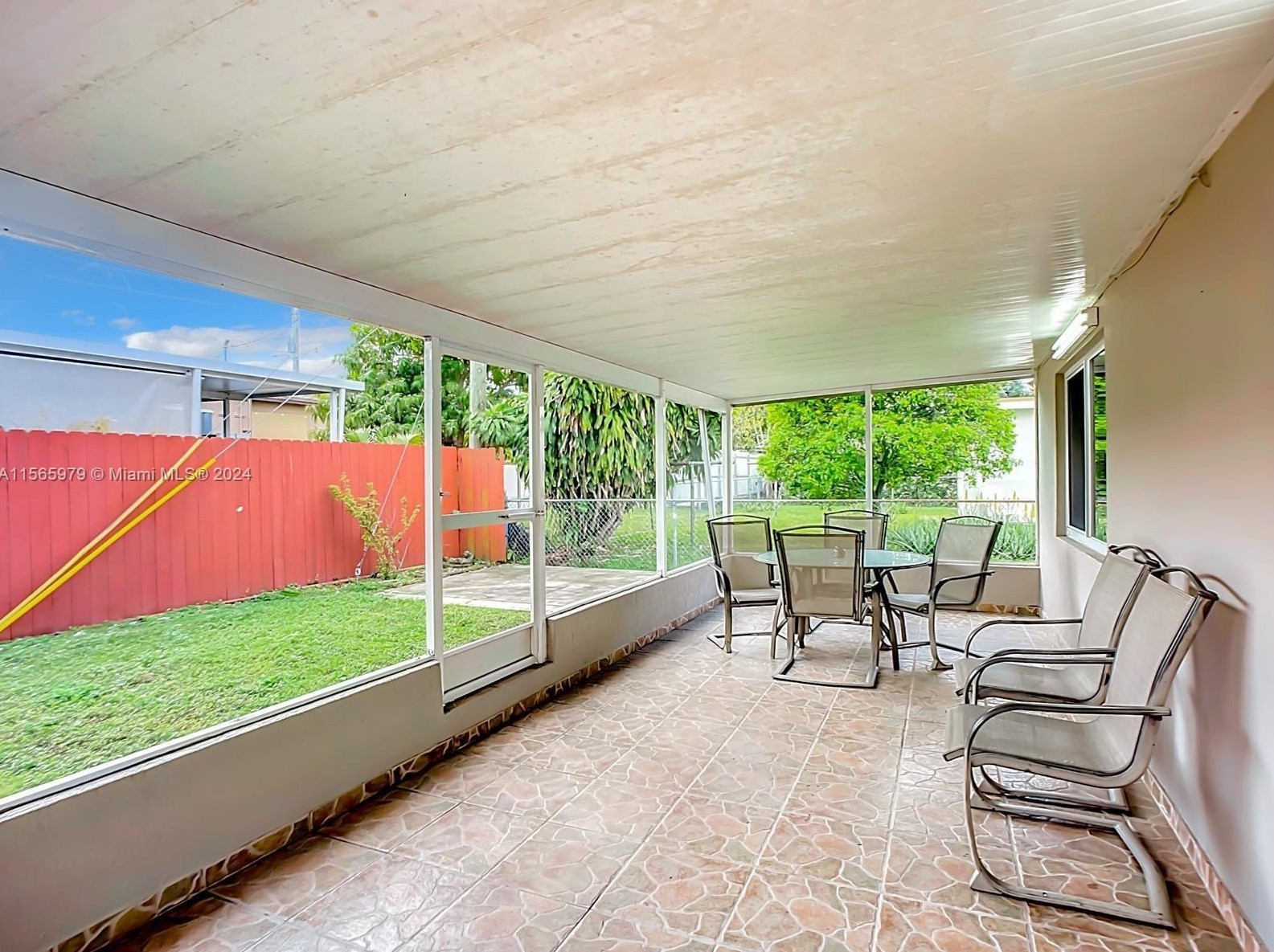 4351 8th Ln, Hialeah FL  33013-2421 exterior