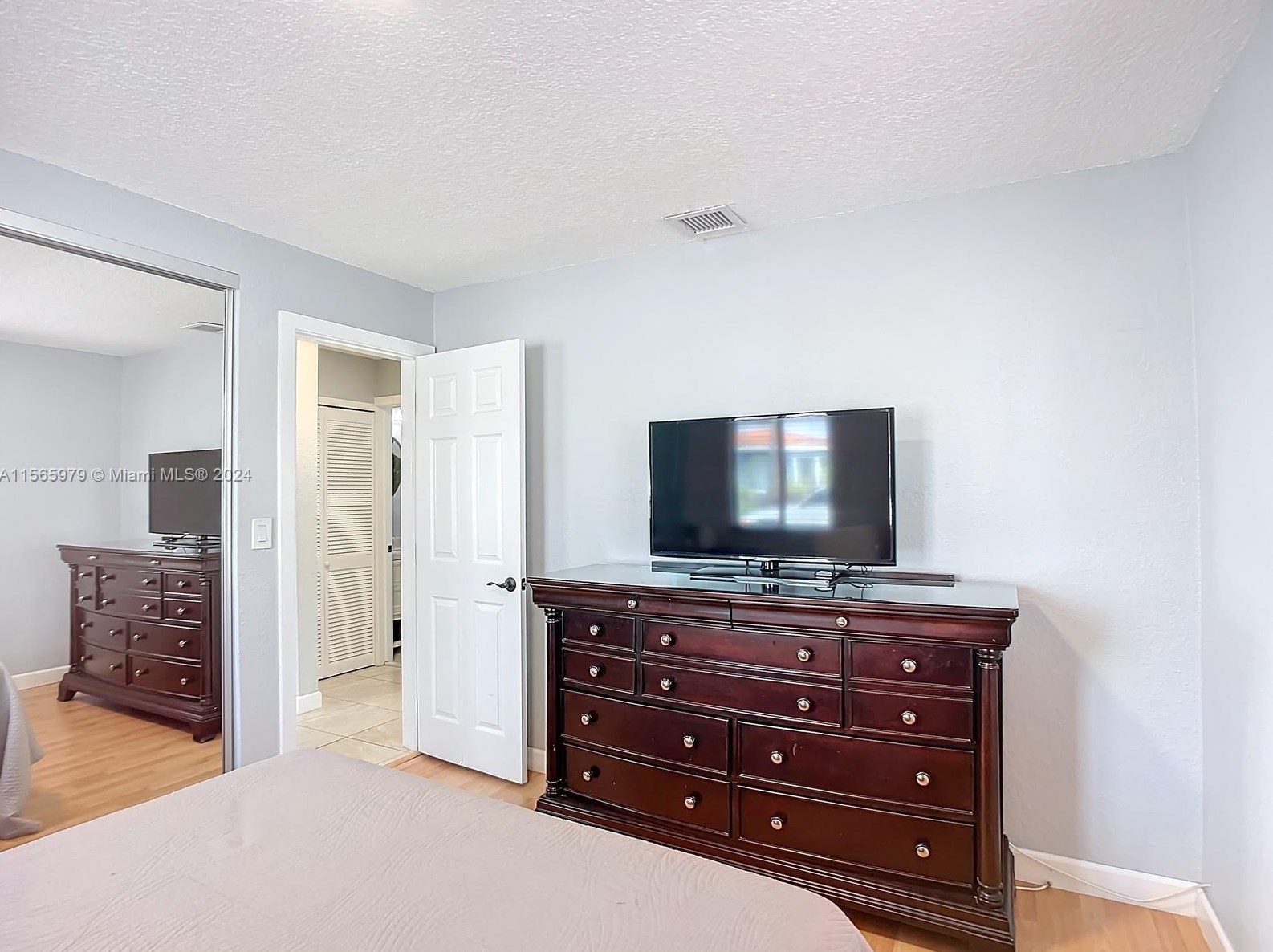 4351 8th Ln, Hialeah FL  33013-2421 exterior