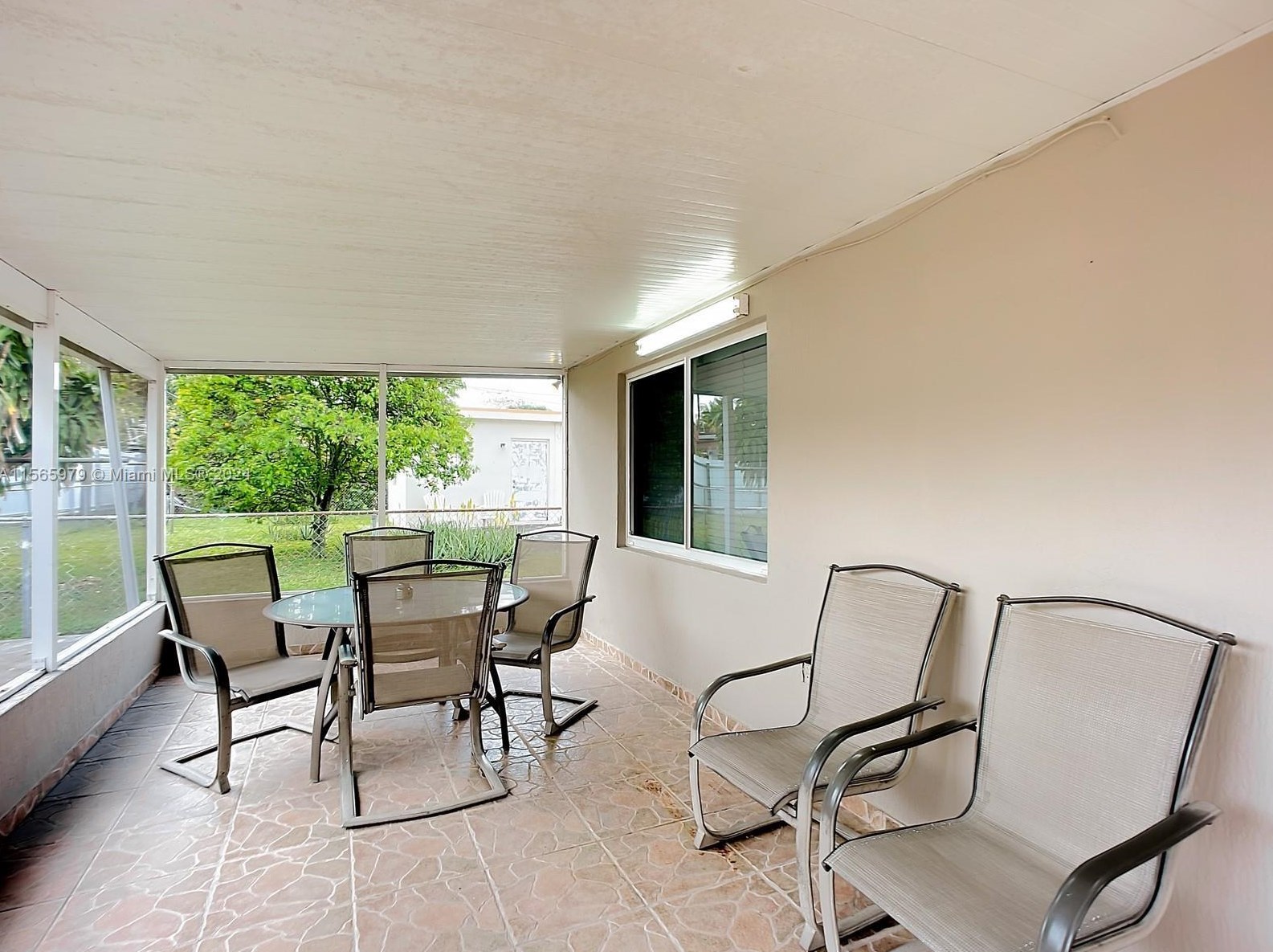 4351 8th Ln, Hialeah FL  33013-2421 exterior