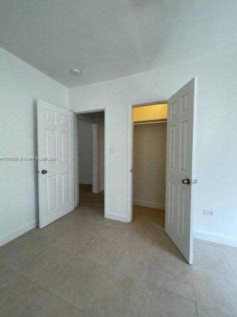 7885 Crespi Blvd, Miami FL 33141-1119 exterior