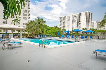 2750 NE 183rd St #1107, Aventura, FL 33160 - Photo 7