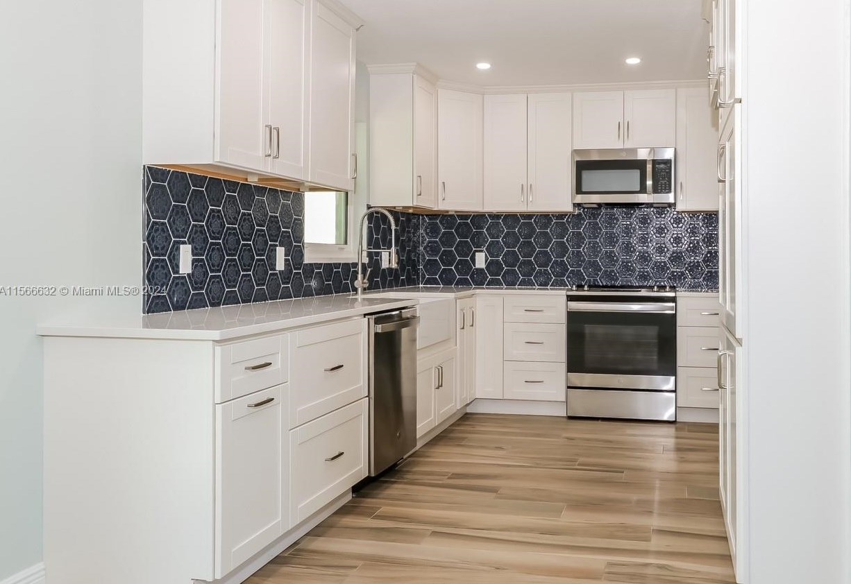 132 Stillwater Cir, Jupiter FL  33458-7324 exterior