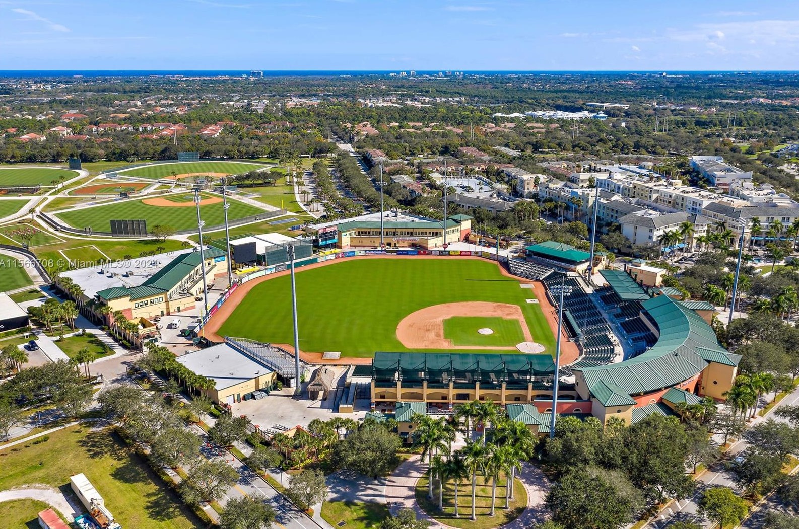 242 Village Blvd, Jupiter FL  33469-2395 exterior