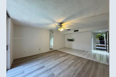8615 NW 8th St #210 - Photo 1