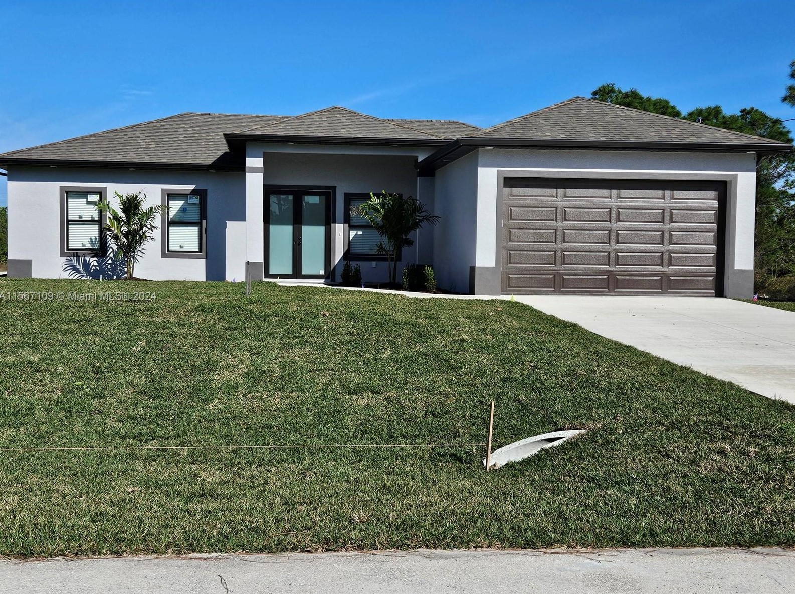 651 Keller St, Lehigh Acres FL 33974-7560 exterior