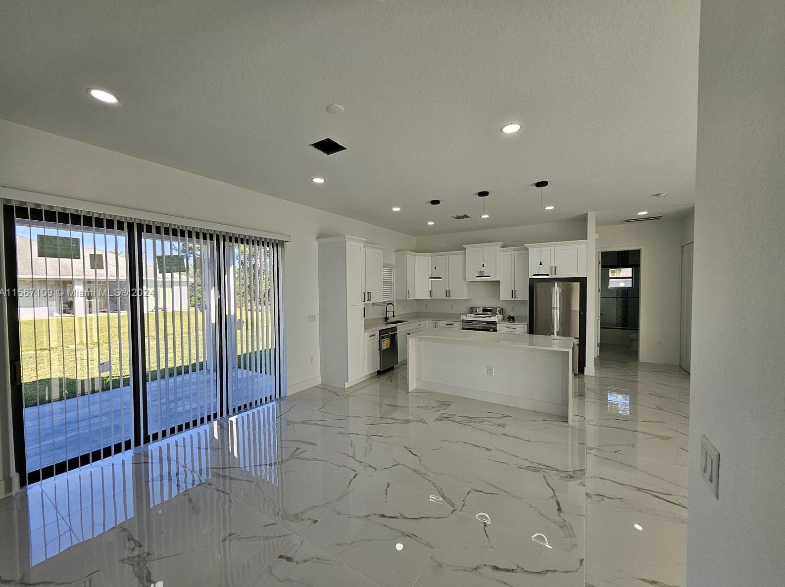 651 Keller St, Lehigh Acres FL 33974-7560 exterior