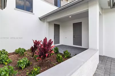 2391 SW 123rd Ter, Davie, FL 33325 - Photo 3