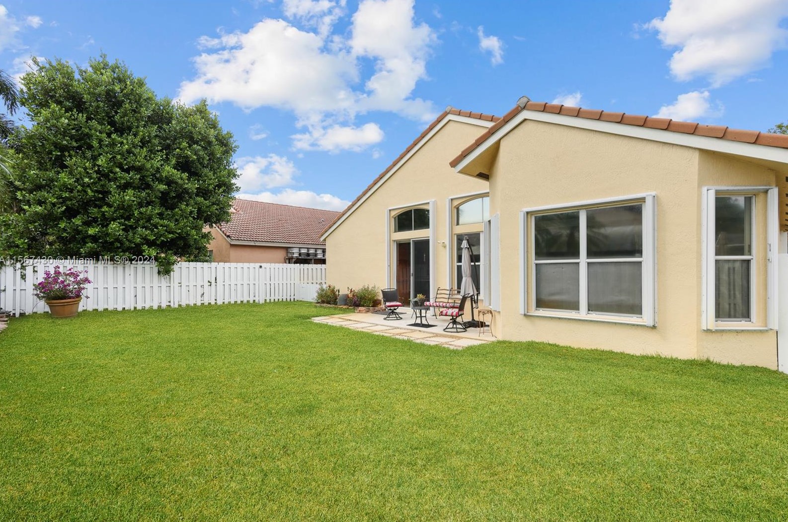 18880 29th St, Hollywood FL  33029-2411 exterior