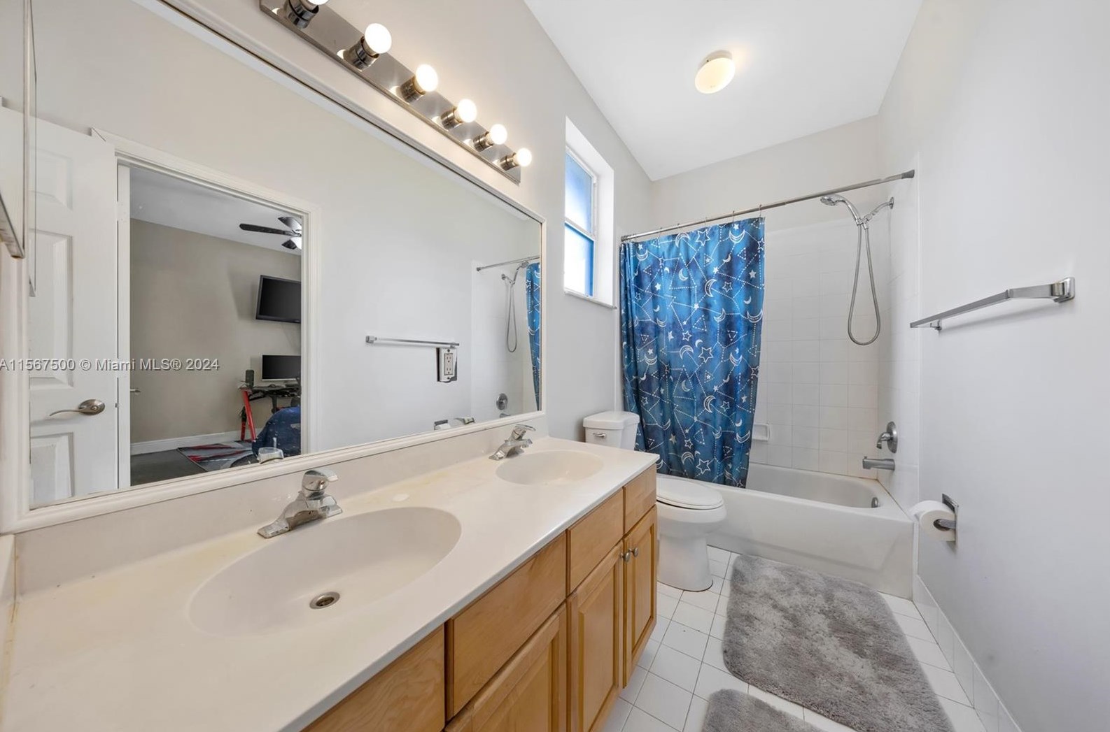 9325 Cove Point Cir, Boynton Beach FL  33472-2767 exterior