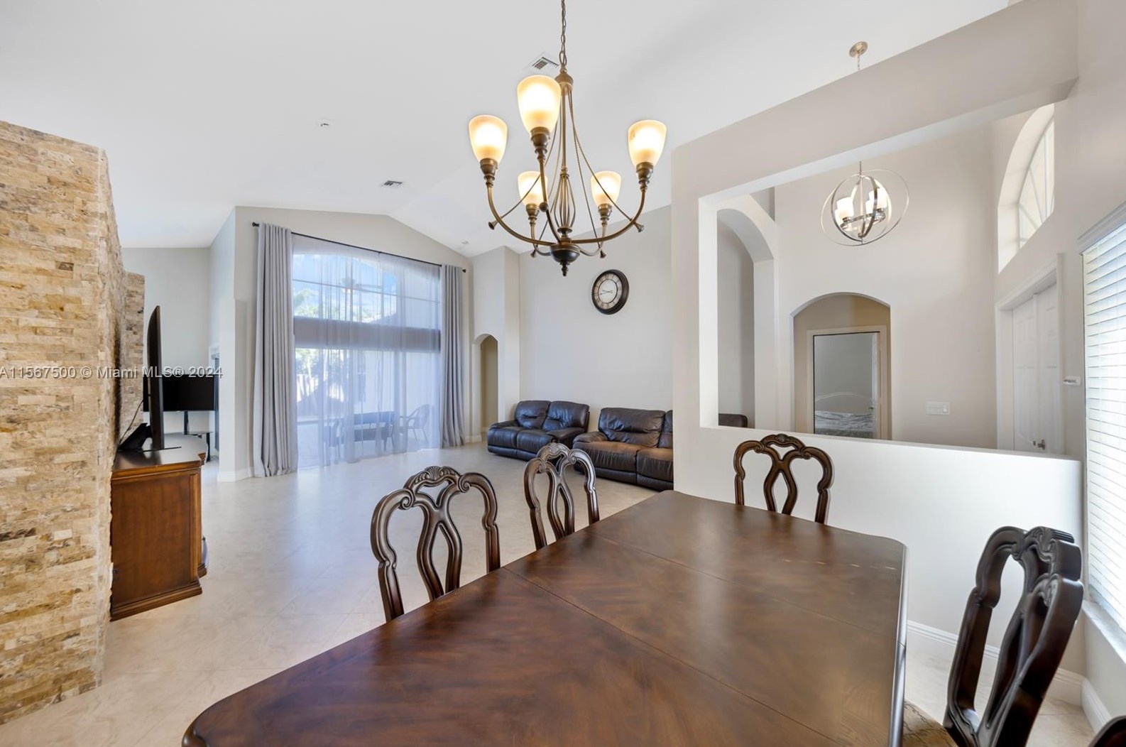 9325 Cove Point Cir, Boynton Beach FL  33472-2767 exterior