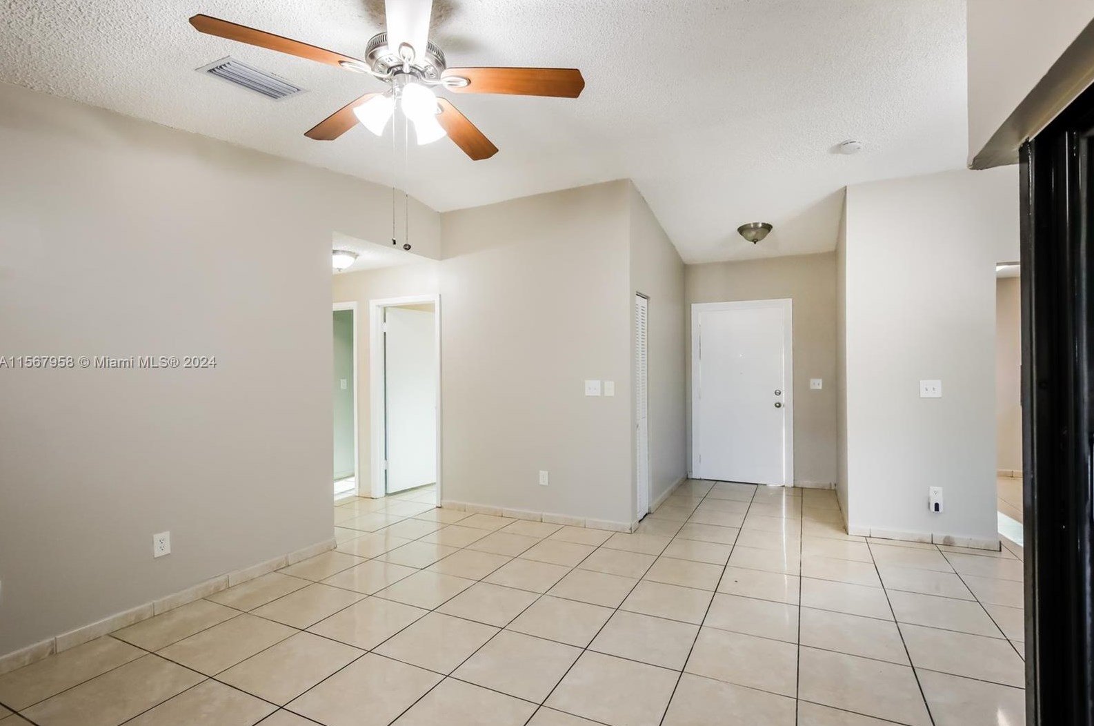 19231 121st Ave, Miami FL  33177-6516 exterior