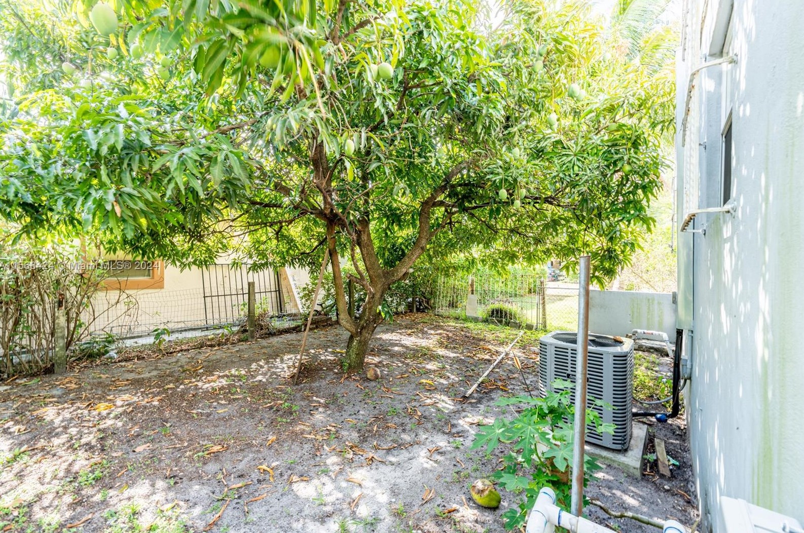 121 171 Ter, Miami FL 33177-2707 exterior