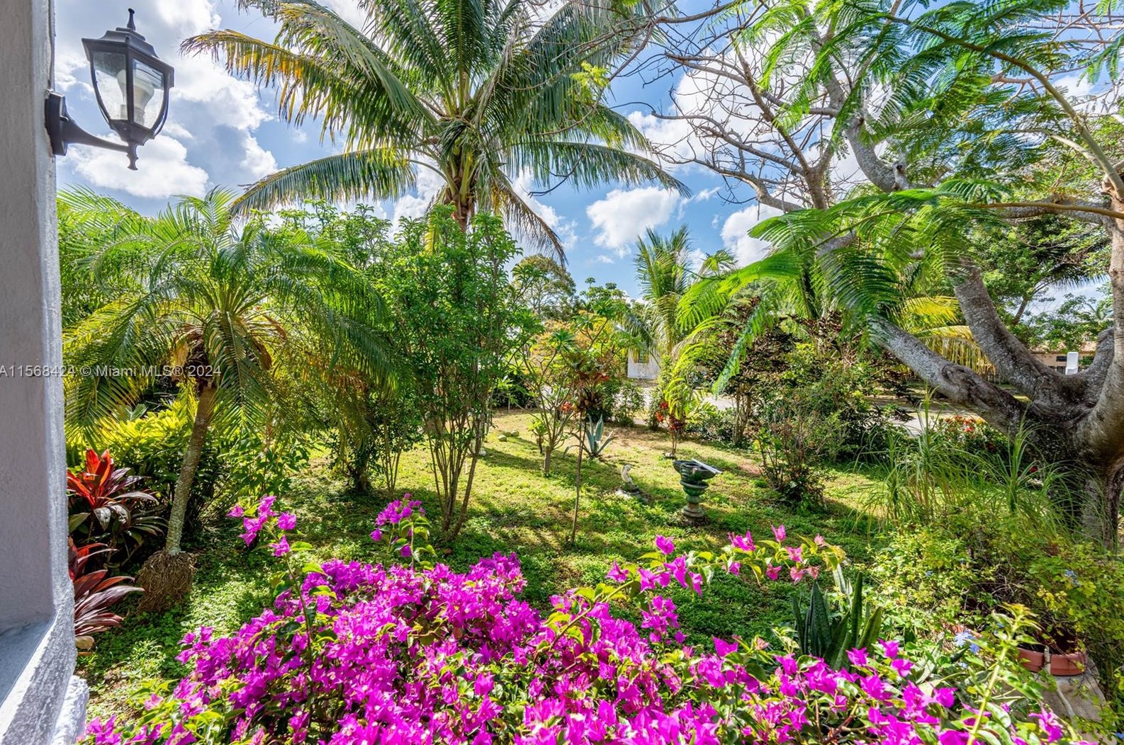 121 171 Ter, Miami FL 33177-2707 exterior