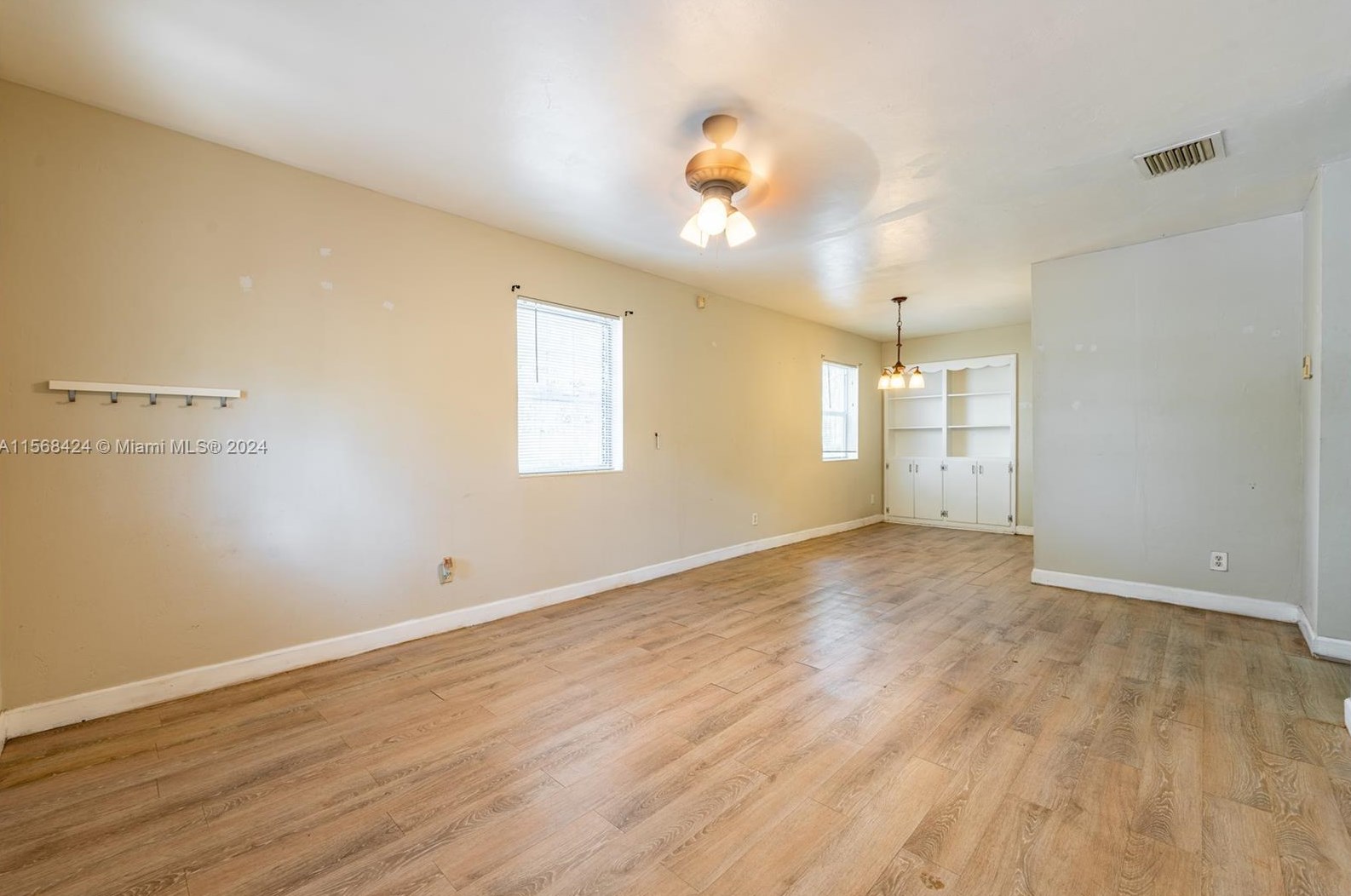 121 171 Ter, Miami FL 33177-2707 exterior