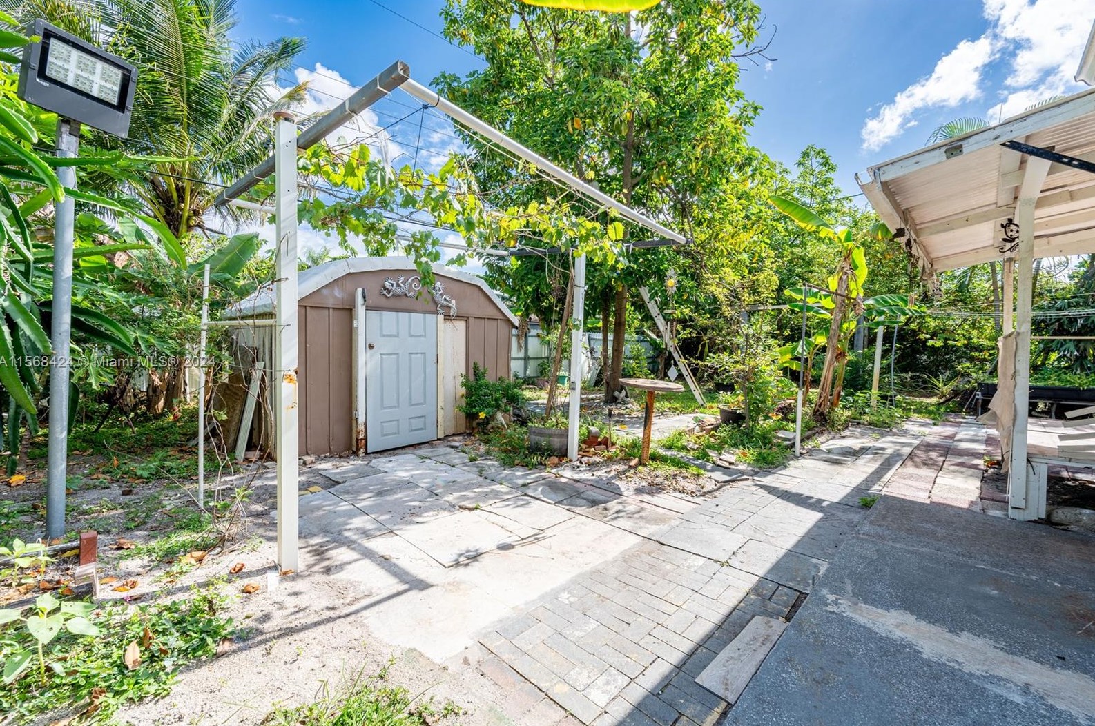 121 171 Ter, Miami FL 33177-2707 exterior