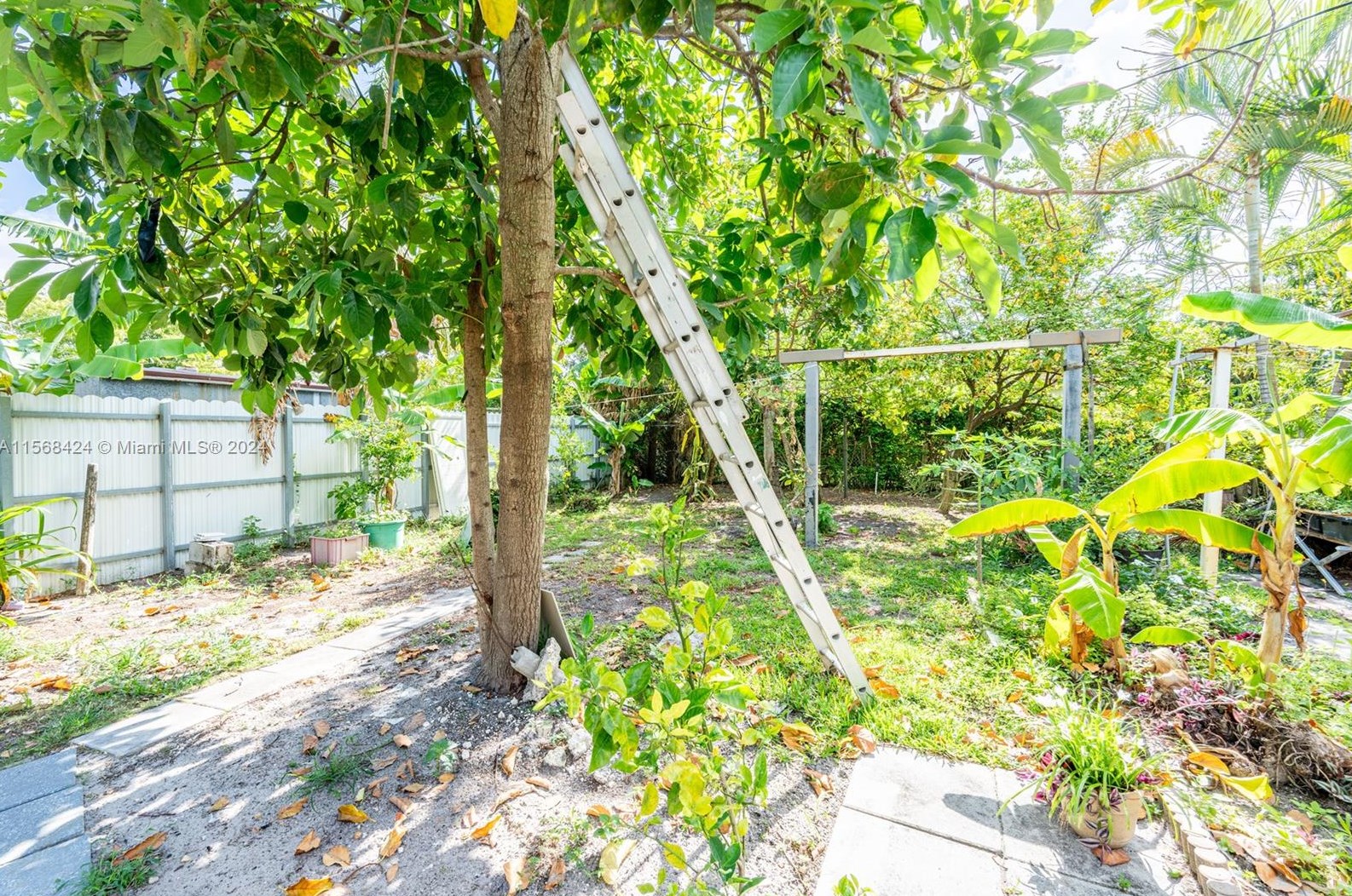 121 171 Ter, Miami FL 33177-2707 exterior